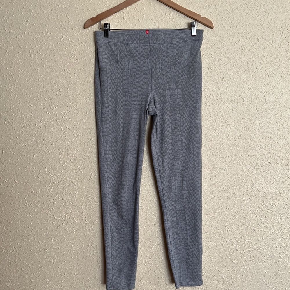 Spanx Stretch Pull On Pants Medium Size - image 1